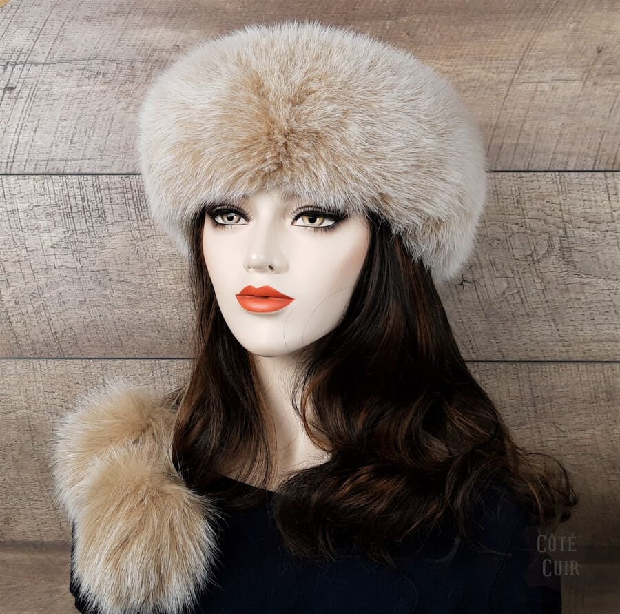 Fur headband with pompons