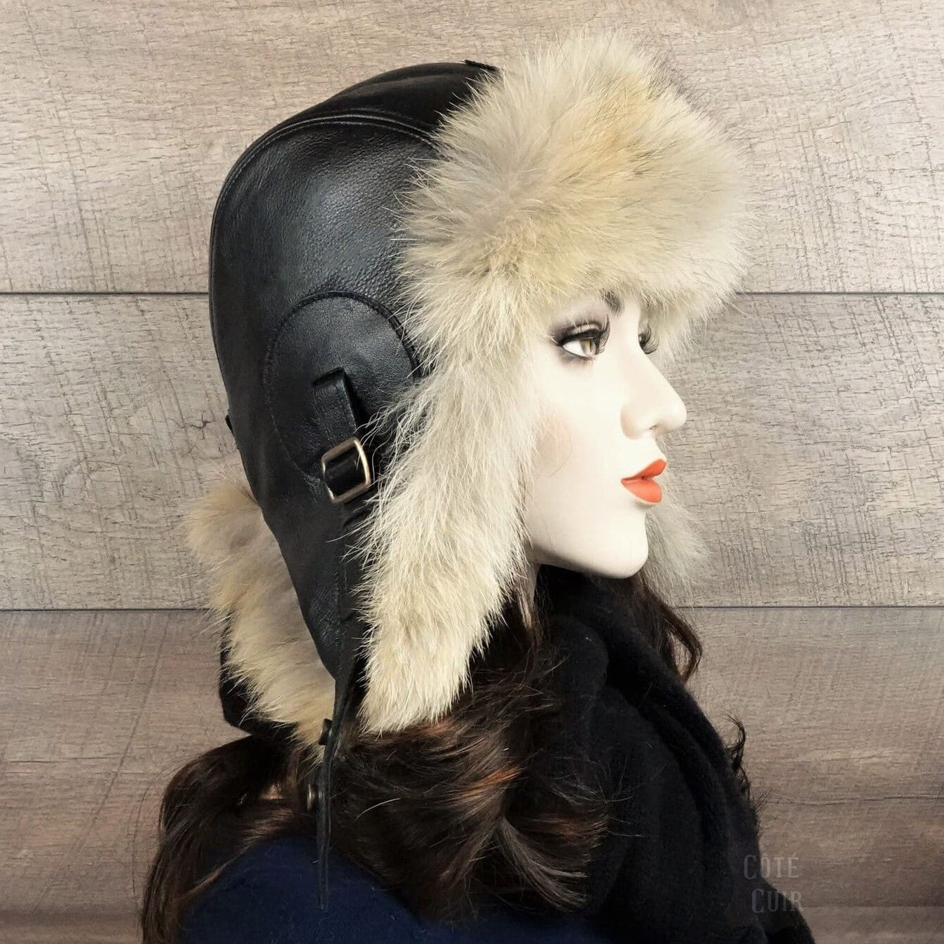 womens-wolf-fur-hat