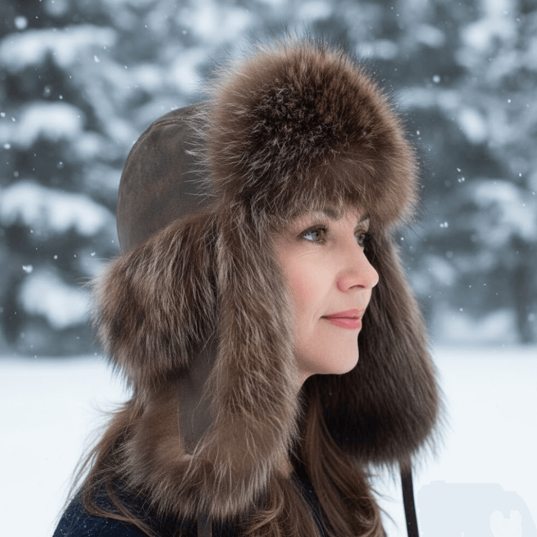 Chapeau de trappeur en fourrure de raton laveur, cuir blanc