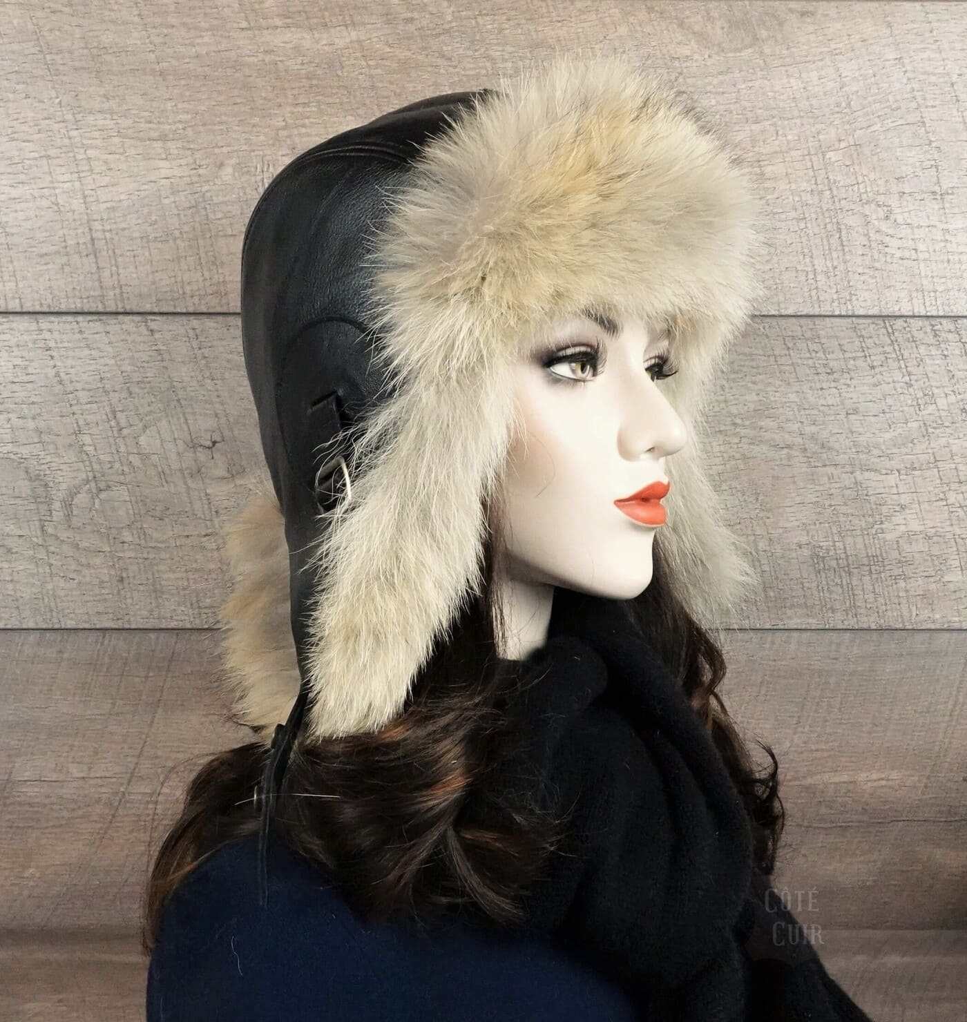 womens-wolf-fur-hat